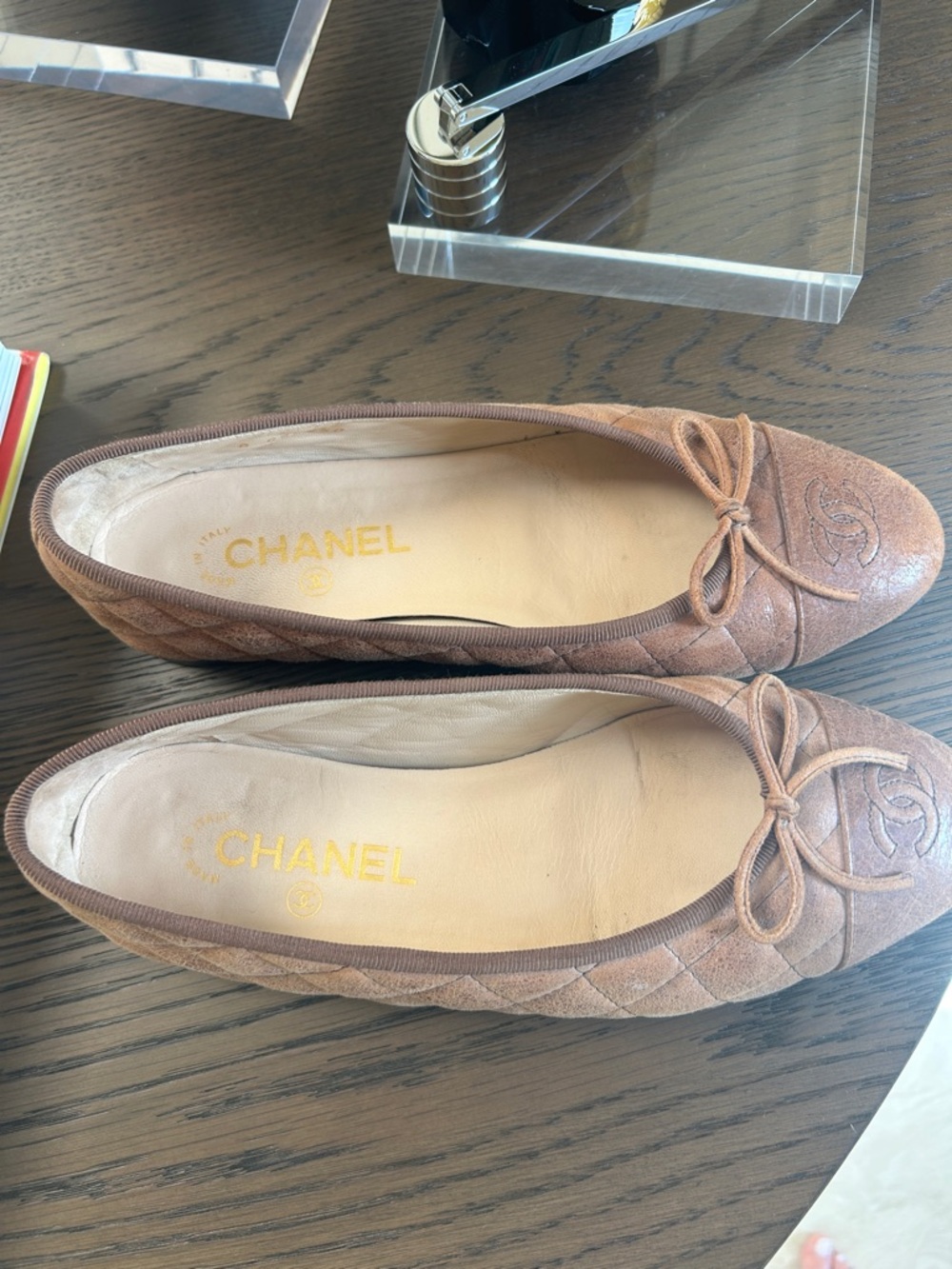 CHANEL Brown Suede Quilted Ballet Flats with CC Bow - Picture 3 of 6